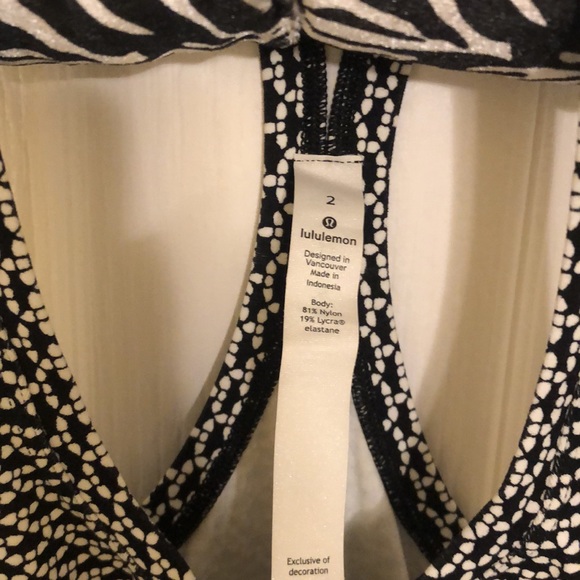 lululemon Black & White Yoga Top - Picture 6 of 10